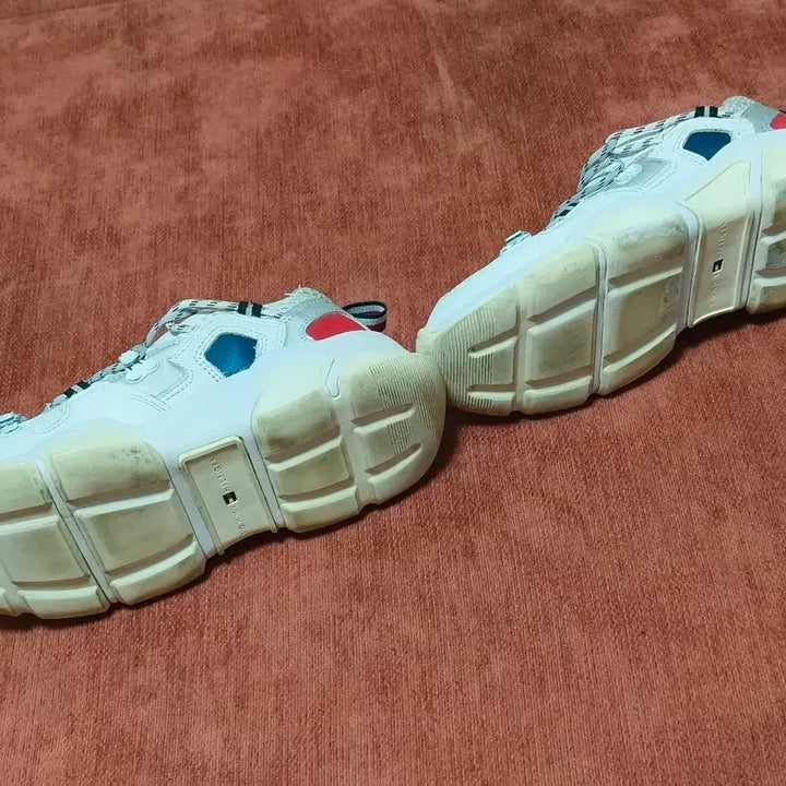 [BUNJANG] Tommy Hilfiger City Voyager Chunky Sneakers 235 / 토미힐피거 시티 보이저 청키 스니커즈 235