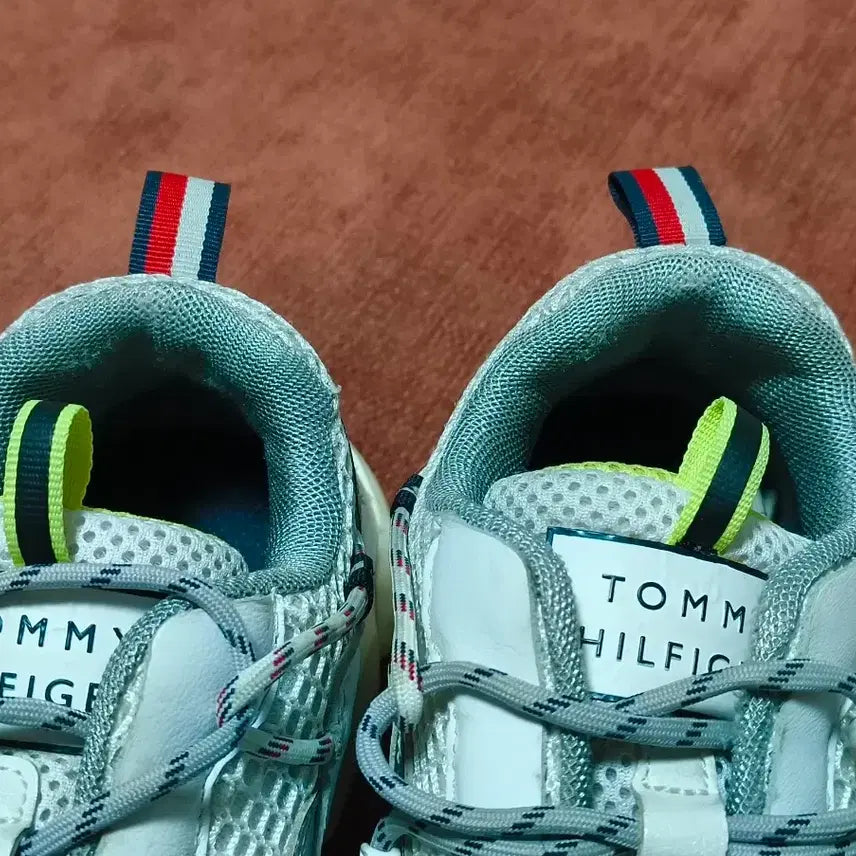 [BUNJANG] Tommy Hilfiger City Voyager Chunky Sneakers 235 / 토미힐피거 시티 보이저 청키 스니커즈 235