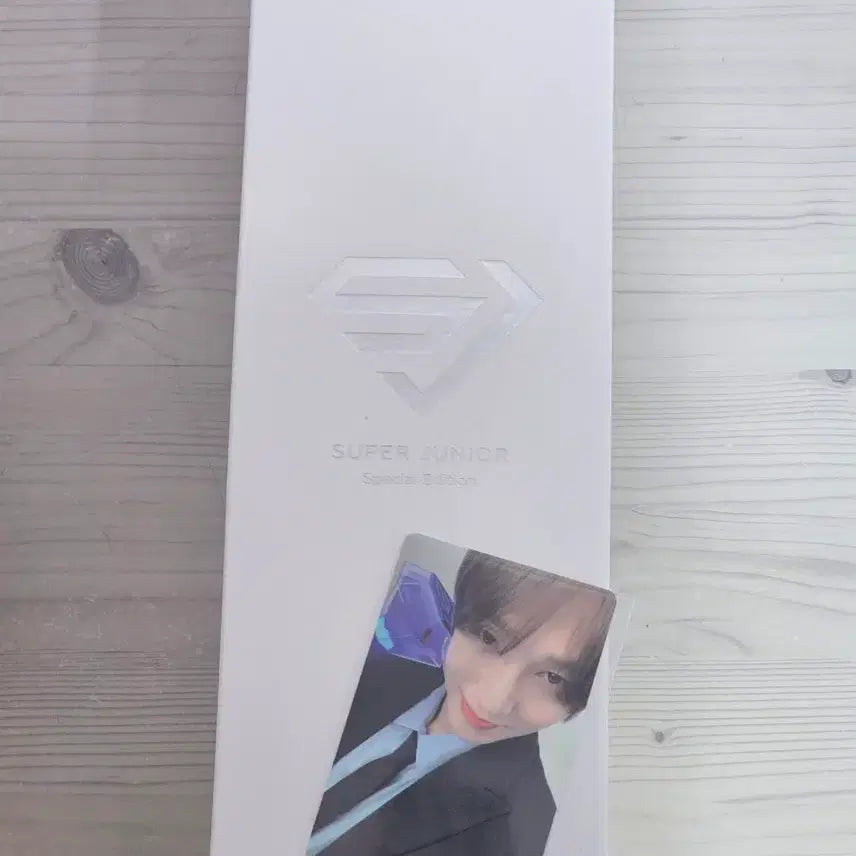 [BUNJANG] Super Junior Yesung Light Stick Special Version / 슈퍼주니어 응원봉 스페셜버전 예성포카 포함 양도합니다