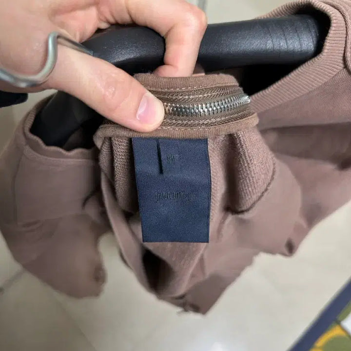 [BUNJANG] Juun.J Shoulder Patch Sweatshirt Brown M / 준지 어깨 덧방 맨투맨 브라운 M