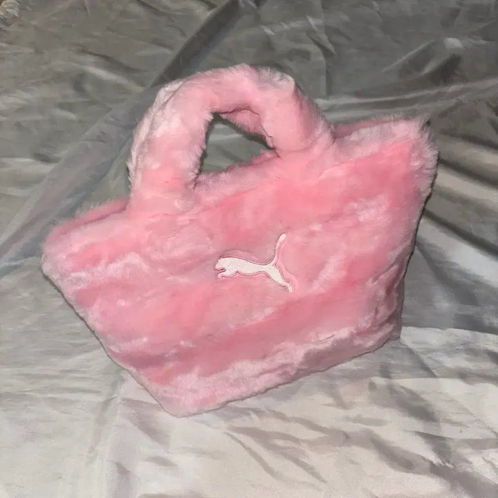 [BUNJANG] Puma Vintage Pink Fur Tote Bag / 빈티지 푸마 퍼 핑크 토트백