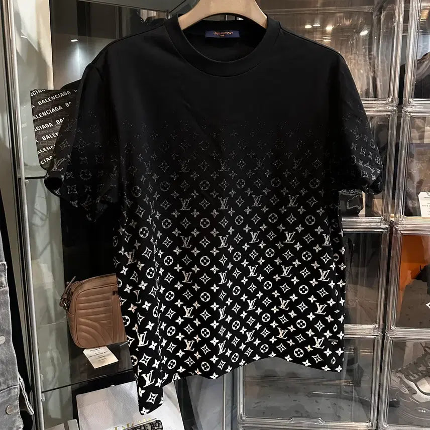 [SOLD OUT] 루이비통 모노그램 그라디언트 반팔티 L