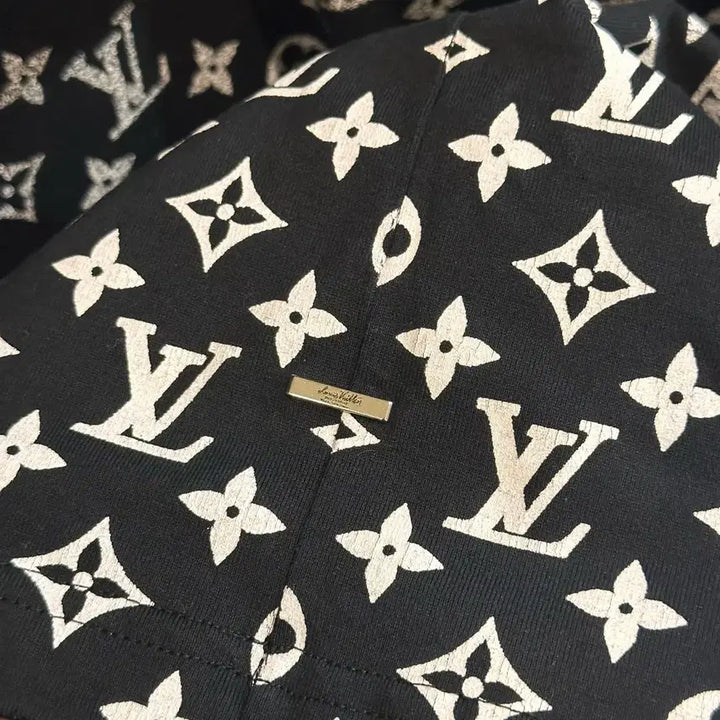[SOLD OUT] 루이비통 모노그램 그라디언트 반팔티 L