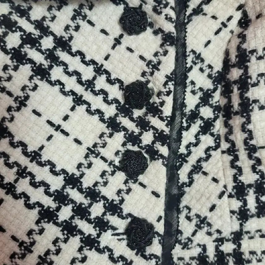 [BUNJANG] Line Checkered Lace Trim Jacket / 급처상태좋음!LINE 샤넬느낌 테두리레이스장미단추 체크공주자켓 레니본st