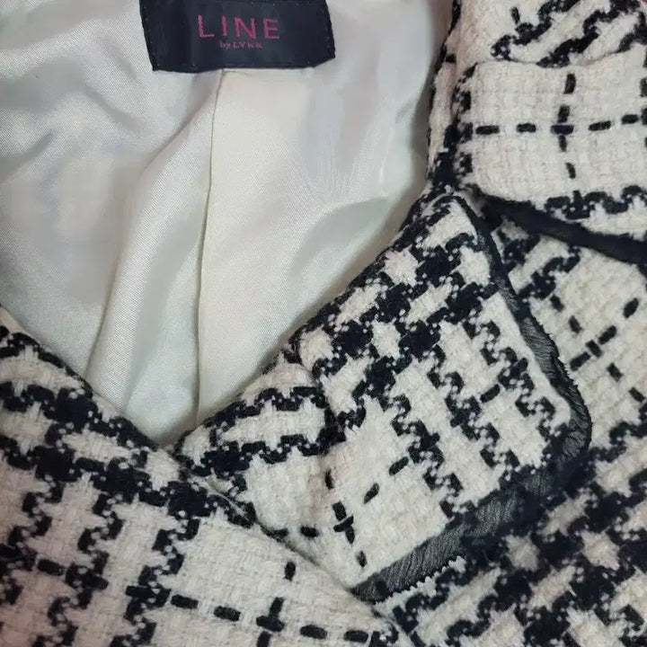 [BUNJANG] Line Checkered Lace Trim Jacket / 급처상태좋음!LINE 샤넬느낌 테두리레이스장미단추 체크공주자켓 레니본st