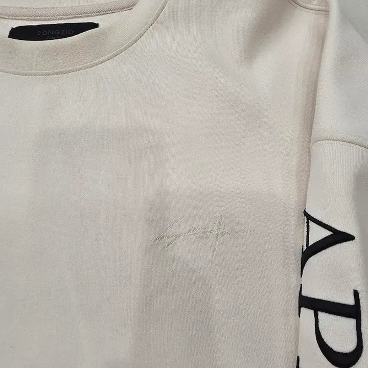 [BUNJANG] Songzio Homme Appearance Ivory Embroidered Sweatshirt / [95] 송지오옴므 APPEARANCE 맨투맨 티셔츠 아이보리