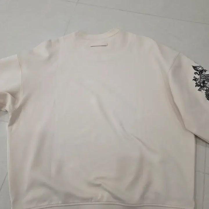 [BUNJANG] Songzio Homme Appearance Ivory Embroidered Sweatshirt / [95] 송지오옴므 APPEARANCE 맨투맨 티셔츠 아이보리