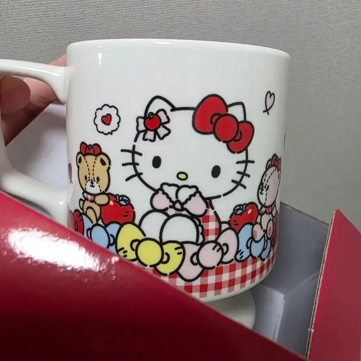 [BUNJANG] Sanrio Hello Kitty Cafe Mug / 산리오 애플 키티 카페 머그컵