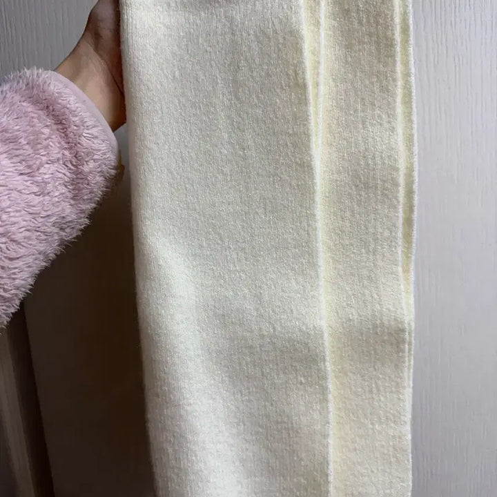 [BUNJANG] Ivory Fluffy Scarf / (새상품) 아이보리 폭닥 목도리