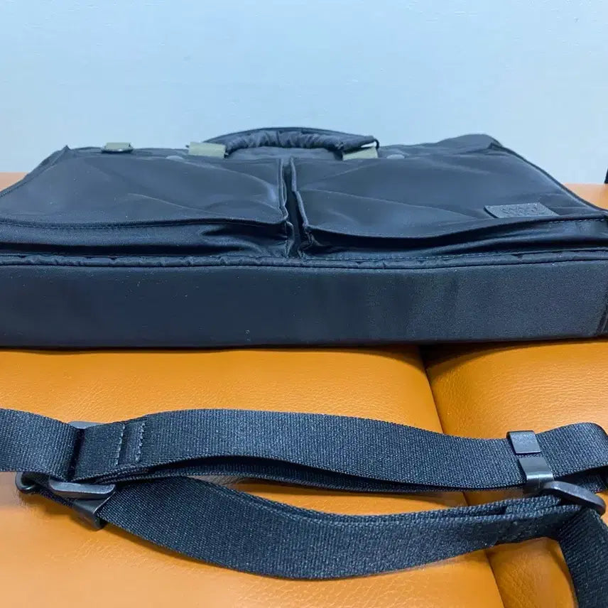 [BUNJANG] Mandarina Duck Pilot Briefcase P8C01 / 만다리나덕 파일럿 서류가방 p8c01
