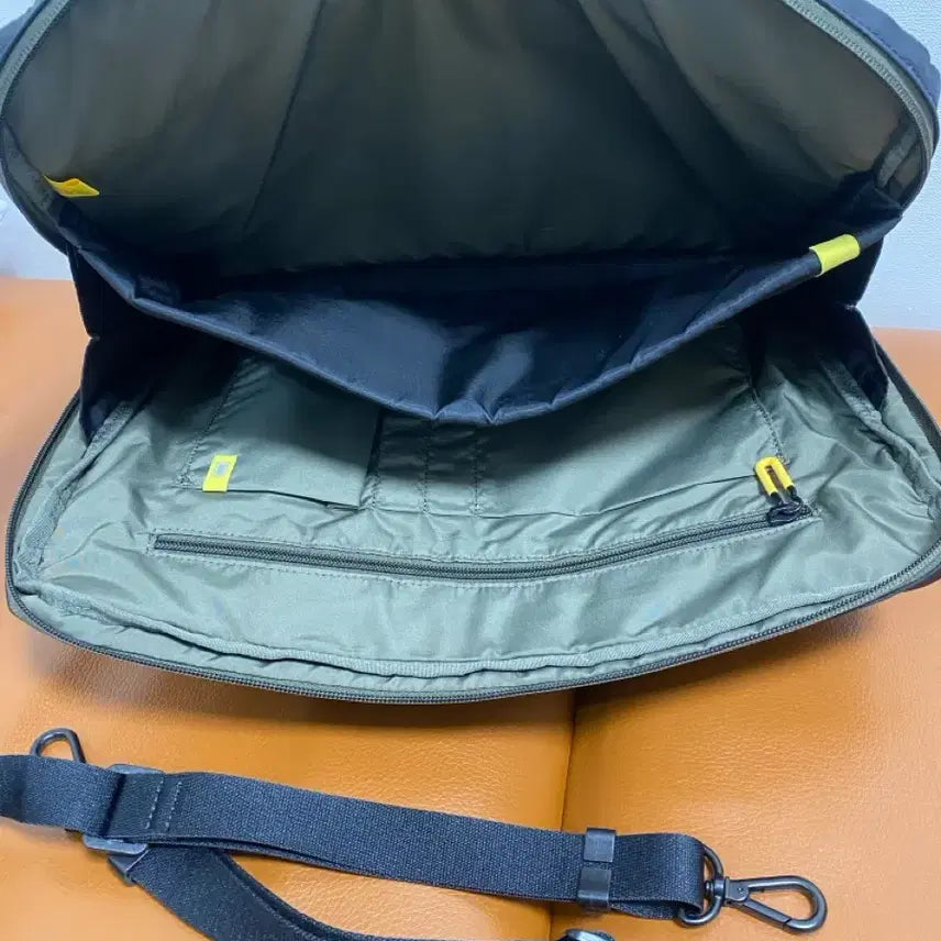 [BUNJANG] Mandarina Duck Pilot Briefcase P8C01 / 만다리나덕 파일럿 서류가방 p8c01