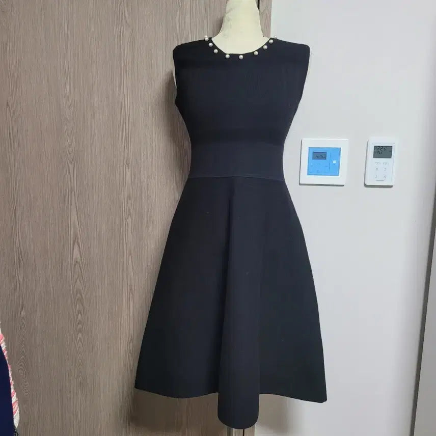 [BUNJANG] Jill Stuart Pearl Embellished Black A-line Dress / 주말특가!!  질스튜어트 진주 장식 블랙 A라인 원피스