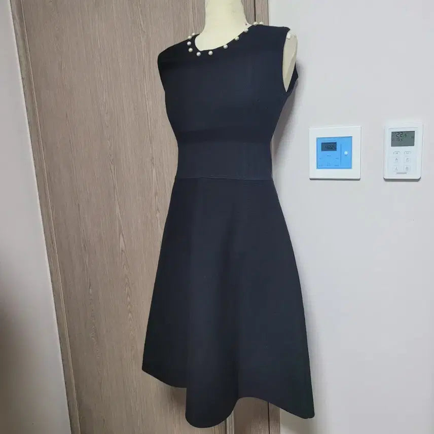 [BUNJANG] Jill Stuart Pearl Embellished Black A-line Dress / 주말특가!!  질스튜어트 진주 장식 블랙 A라인 원피스