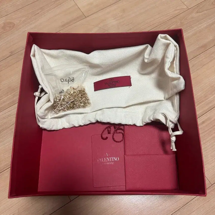[BUNJANG] Valentino Bucket Bag / 발렌티노 버킷백