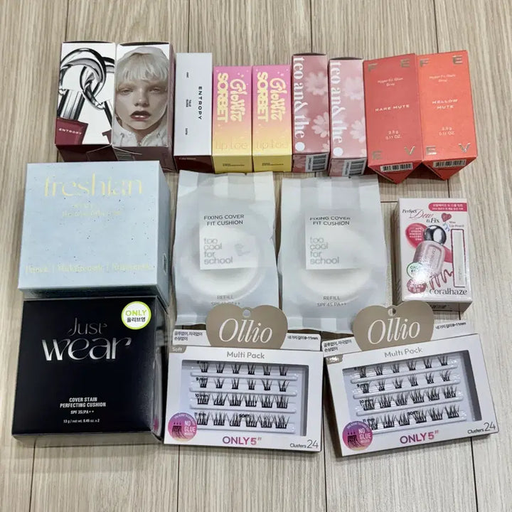 [BUNJANG] Cosmetics Bundle Set (Tint, Cushion, Eyelashes) / 미개봉 화장품 정리 - 틴트,쿠션,노글루속눈썹