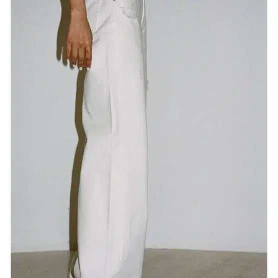 [SOLD OUT] [마뗑킴] SIGNATURE DENIM IN WHITE