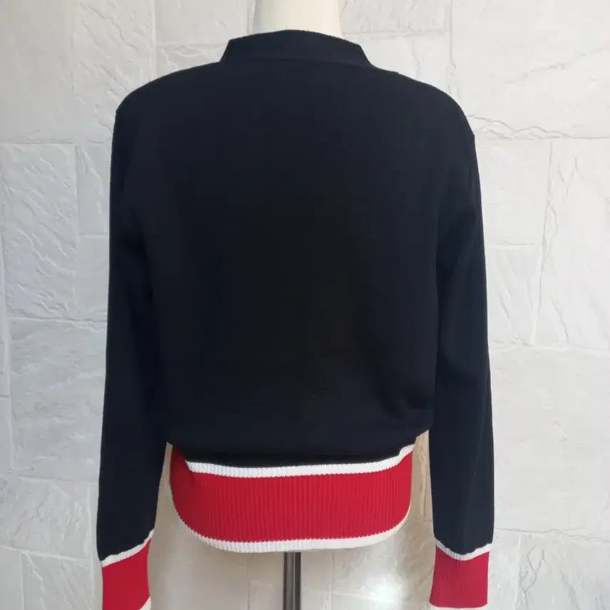 [BUNJANG] Black and Gold Button Knit Cardigan / 블랙 금장 단추 배색 가디건