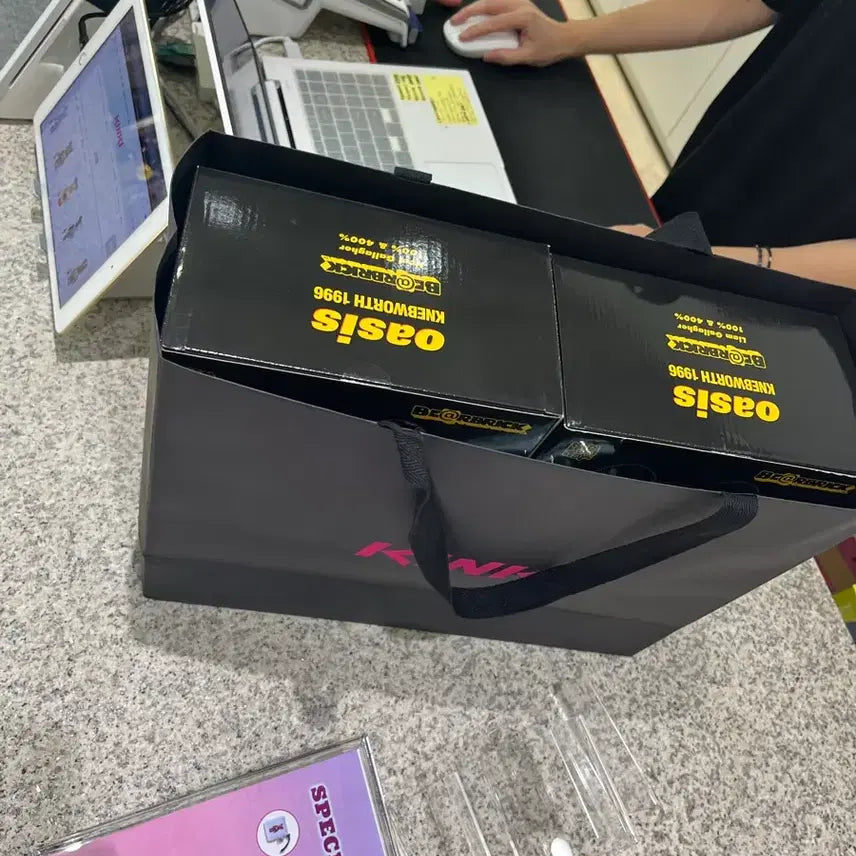 [BUNJANG] Bearbrick Oasis 400% Bundle Set / 베어브릭 400% 오아시스 2피스 일괄