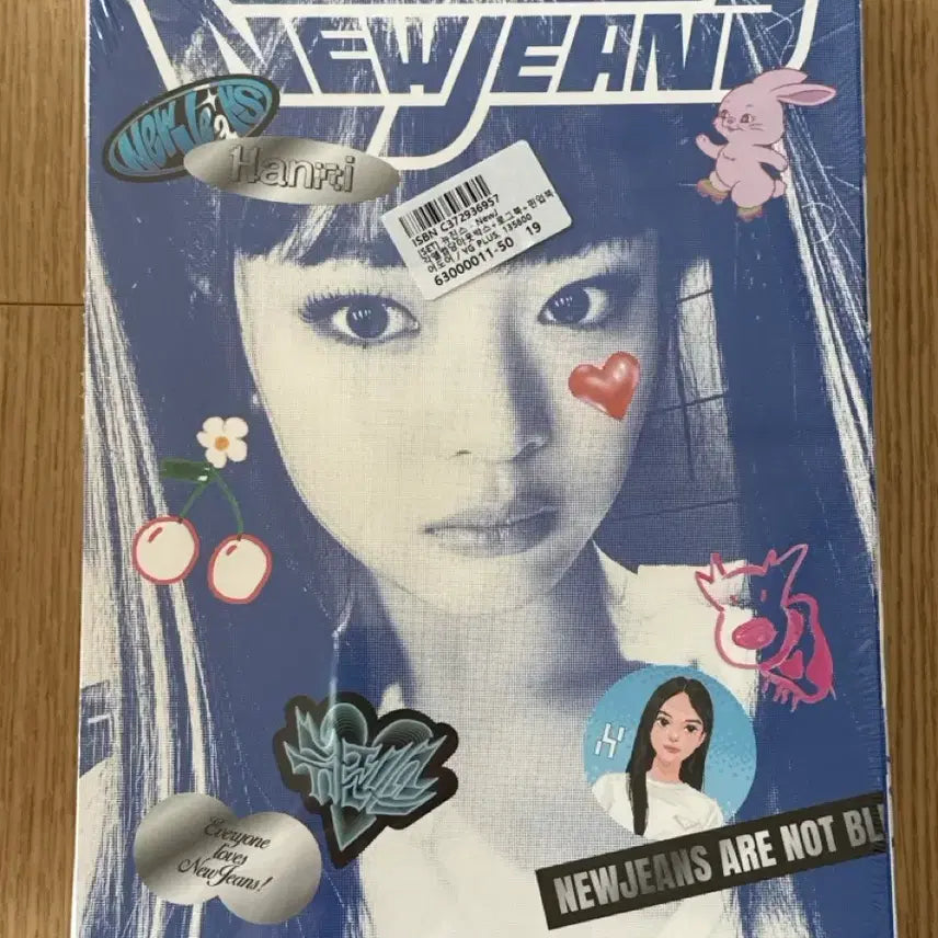 [BUNJANG] NewJeans Hanni Bluebook Sealed / 뉴진스 하니 블루북 미개봉