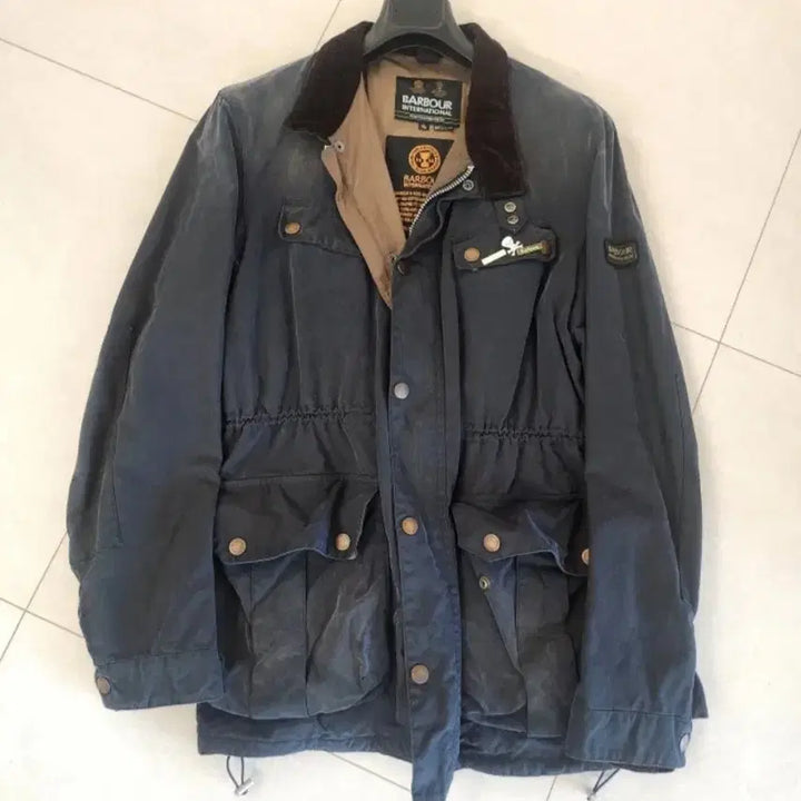 [BUNJANG] Barbour B.Intl Distressed Duke Wax Jacket / 바버 남성 네이비 B.Intl Distressed Duke 왁스자켓