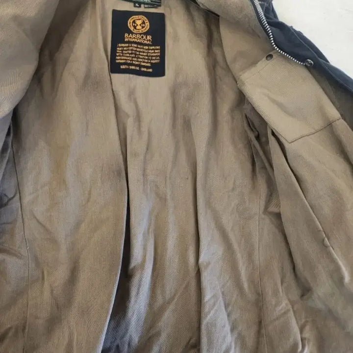 [BUNJANG] Barbour B.Intl Distressed Duke Wax Jacket / 바버 남성 네이비 B.Intl Distressed Duke 왁스자켓