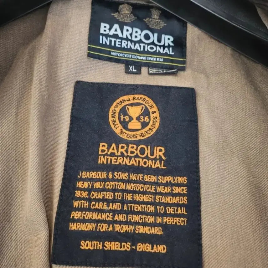[BUNJANG] Barbour B.Intl Distressed Duke Wax Jacket / 바버 남성 네이비 B.Intl Distressed Duke 왁스자켓