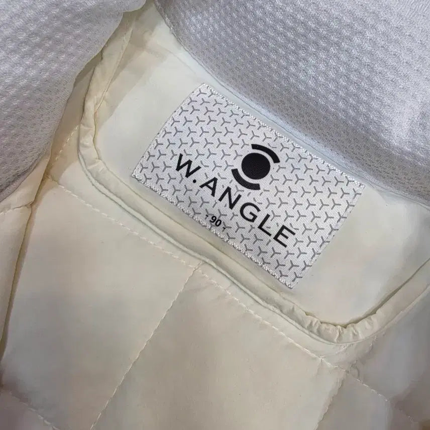 [BUNJANG] Wide Angle White Quilted Padded Jumper (Size 90) / 와이드 앵글 흰색 퀄팅 패딩 점퍼 90