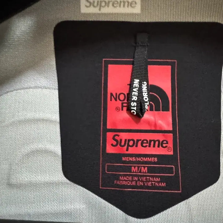 [BUNJANG] Supreme x North Face Taped Seam Shell Jacket Gray / 슈프림x노스페이스 테입드 심 쉘 자켓 그레이