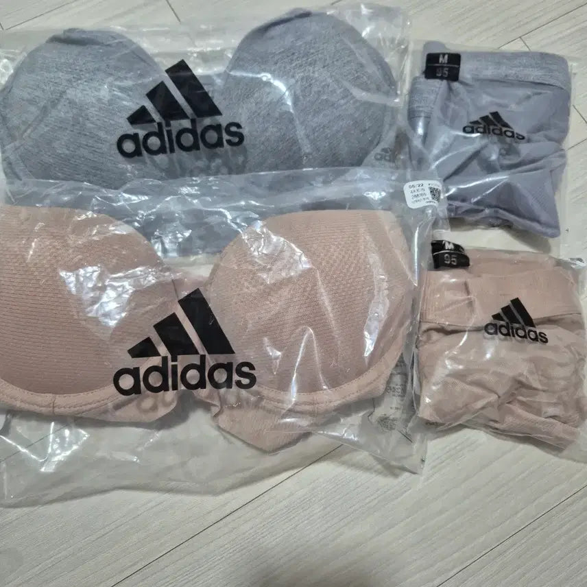 [SOLD OUT] [새상품]아디다스 브라 팬티 세트 (베이지)