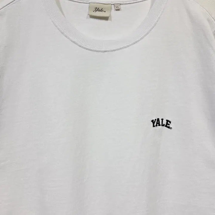 [BUNJANG] YALE Small Logo Short Sleeve T-shirt / YALE 예일 스몰 로고 반팔 티셔츠