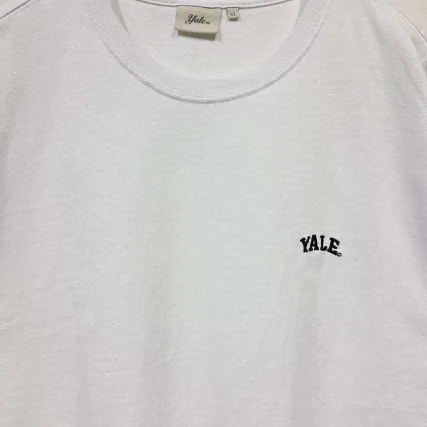 [BUNJANG] YALE Small Logo Short Sleeve T-shirt / YALE 예일 스몰 로고 반팔 티셔츠