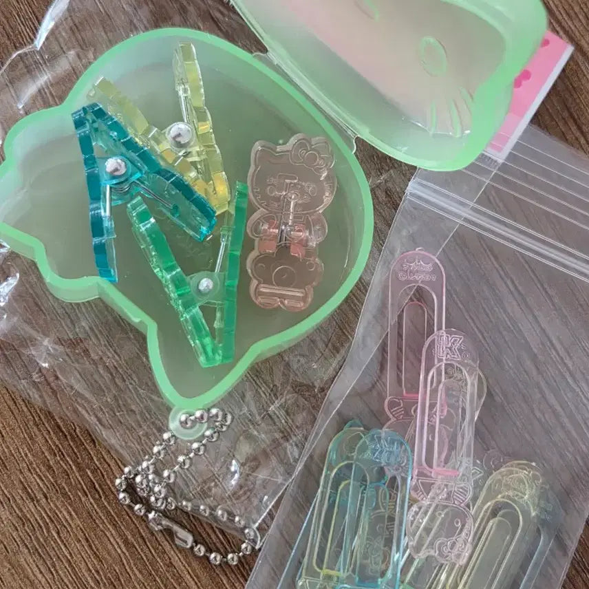 [BUNJANG] Vintage Hello Kitty Clip and Gripper Set / 고전키티 클립 집게 키링 세트 판매(가격고정)
