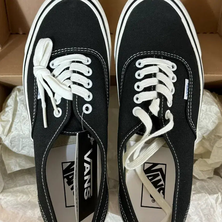 [BUNJANG] Vans Authentic Anaheim Black Sneakers / 반스 어센틱 애너하임 블랙 260 새상품