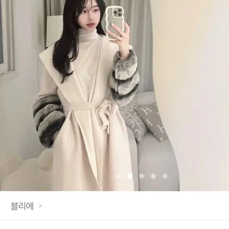[BUNJANG] Imported Chinchilla Fur Trimmed Long Coat / 수입 친칠라소매퍼 코트
