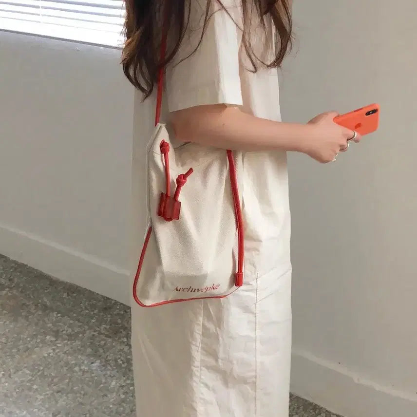 [BUNJANG] Archivepke Canvas Cross Bag Red / 아카이브앱크 캔버스 크로스백 레드