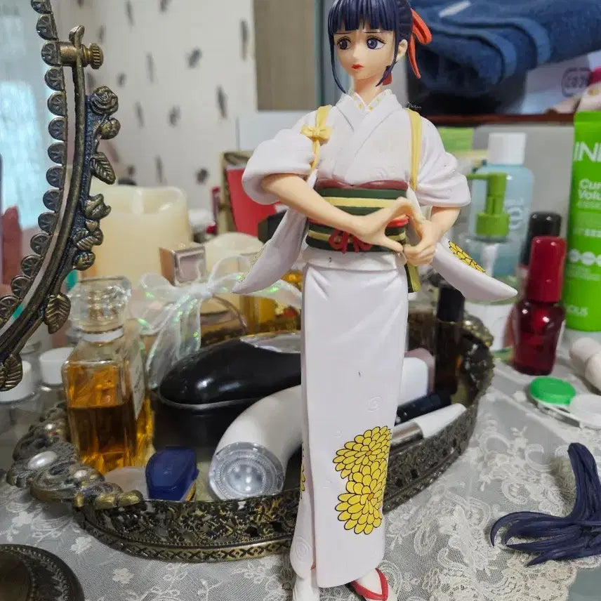 [BUNJANG] Woman in Kimono Figure / 기모노 여인 피규어