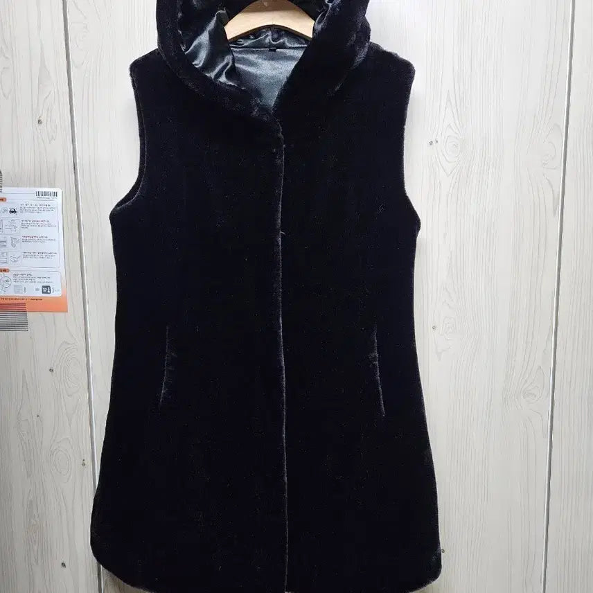 [BUNJANG] Black Hooded Faux Fur Vest M Size / 블랙 후드 퍼 베스트 M사이즈