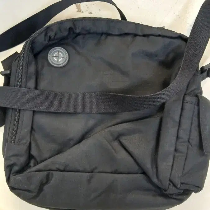 [SOLD OUT] 노스페이스 블랙 미니 크로스백 4L