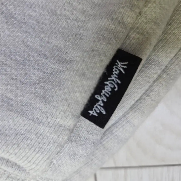 [BUNJANG] Mark Gonzales Ivory Hoodie / 마크곤잘레스 후드티 아이보리