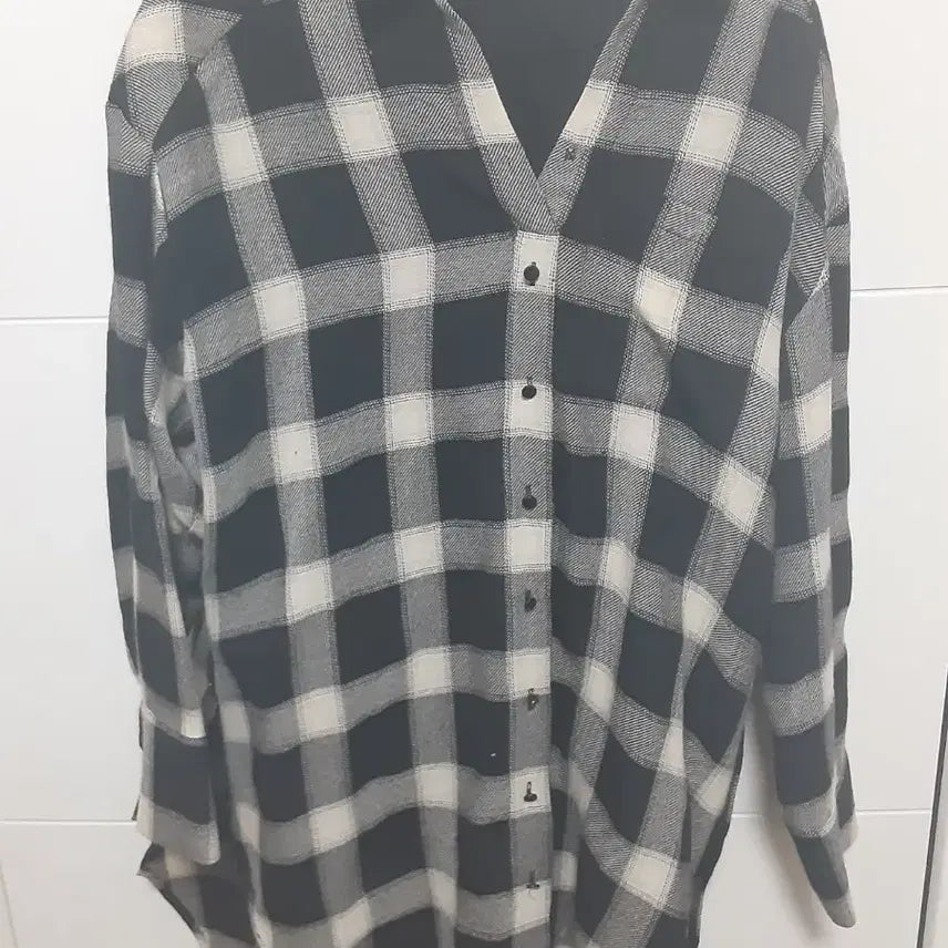 [BUNJANG] Solgeia Checkered Shirt and Black T-shirt Set / 이거입고 사진 찍었더니  전남친 연락온  솔레지아 체크 남방 검정티 세트