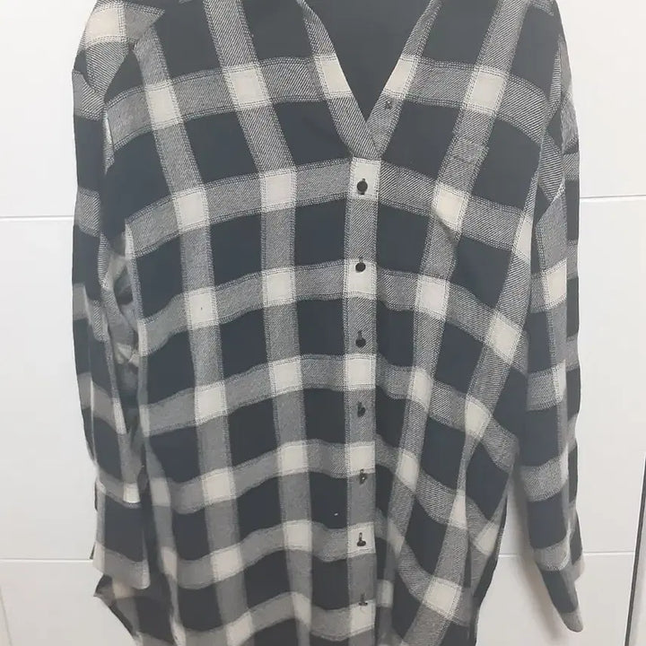 [BUNJANG] Solgeia Checkered Shirt and Black T-shirt Set / 이거입고 사진 찍었더니  전남친 연락온  솔레지아 체크 남방 검정티 세트
