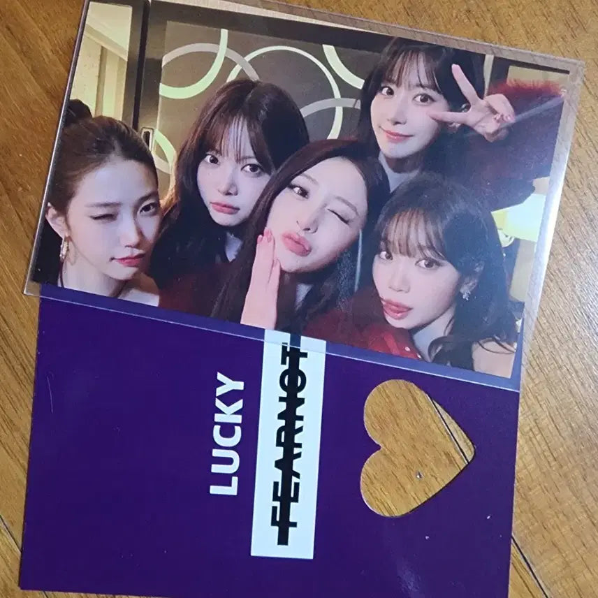 [BUNJANG] LE SSERAFIM 피어나ZONE Group Photocard / [판매] 르세라핌 콘서트 피어나존 단체 포카