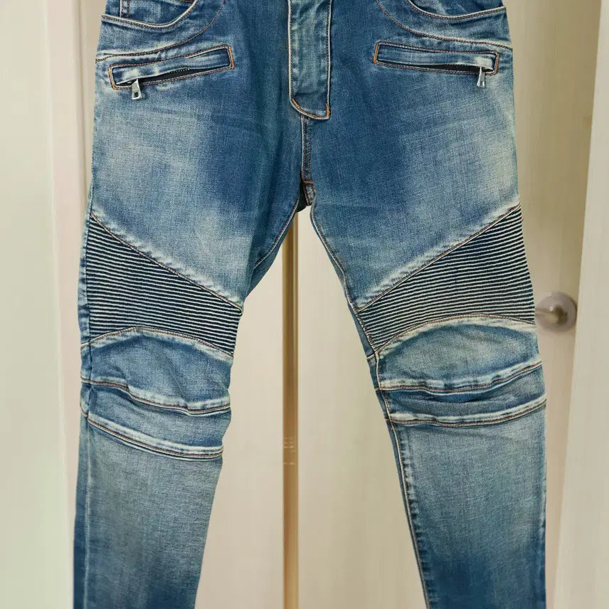 [BUNJANG] Balmain Denim Biker Jeans / 꾸민 척 안 했는데 멋은 다 나유, 발망 데님