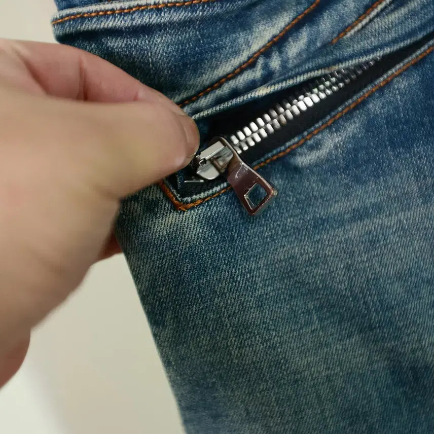 [BUNJANG] Balmain Denim Biker Jeans / 꾸민 척 안 했는데 멋은 다 나유, 발망 데님