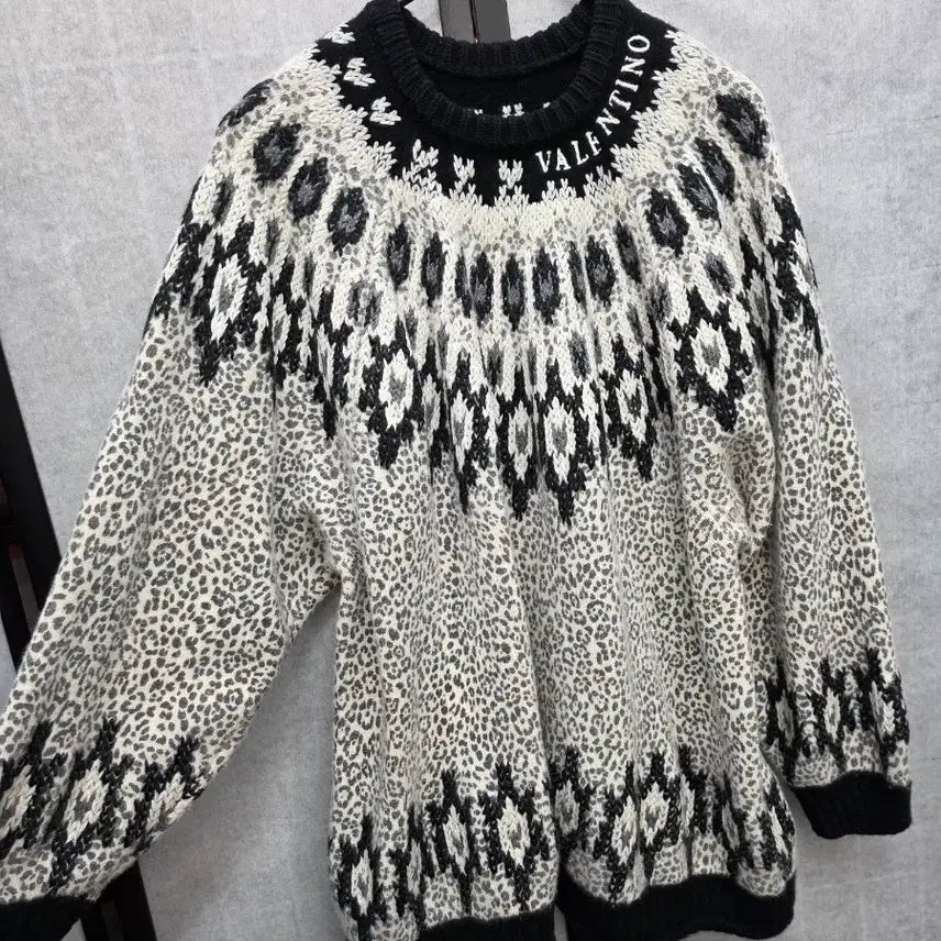 [BUNJANG] Animalier Leopard Wool Knit Sweater (Size L) / 애니멀리어 레오파드 울 니트 스웨터 (L사이즈)