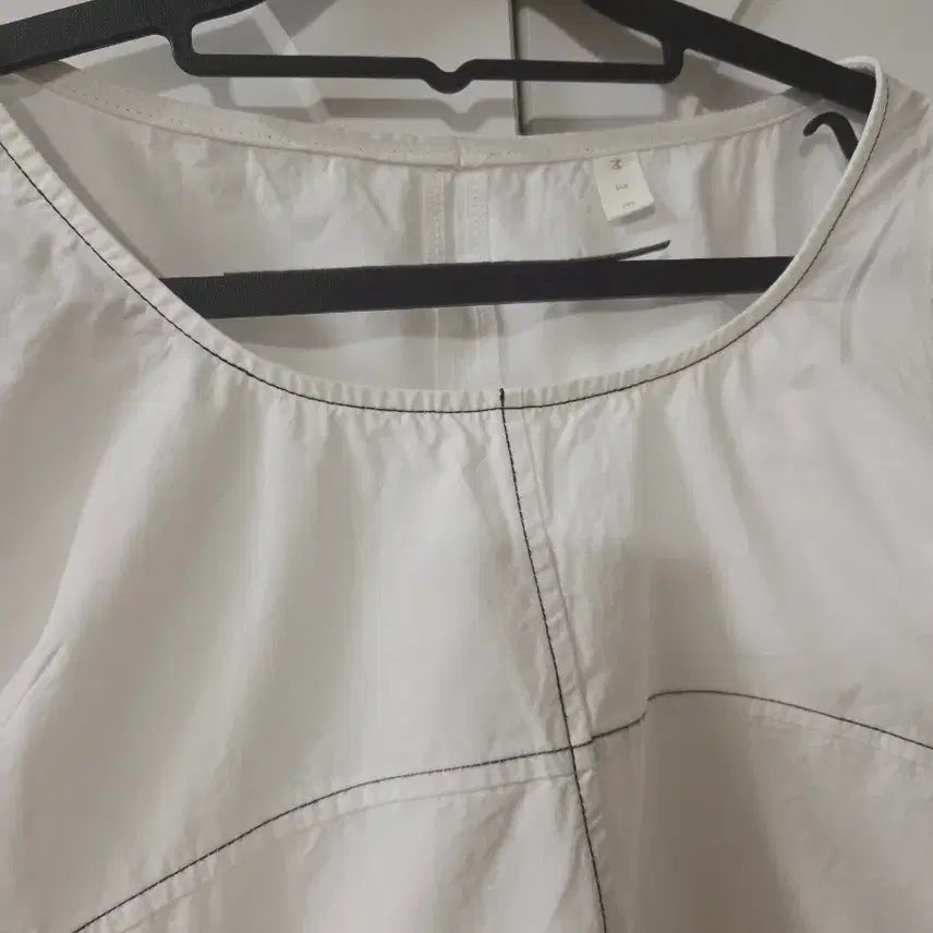 [BUNJANG] Obzest Puff Sleeve Shirred Crop Blouse / 오브제스트 퍼프 소매 셔링 크롭 블라우스