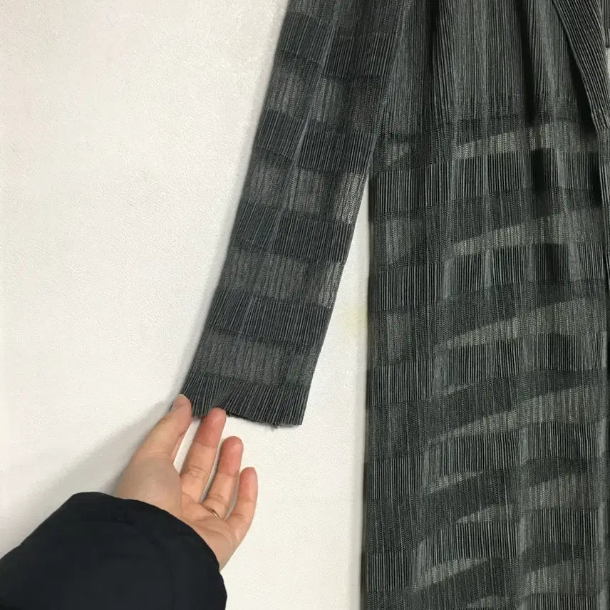 [BUNJANG] Pleats Me Pleated Long Cardigan / 플리츠미 주름 롱 가디건 PLUS