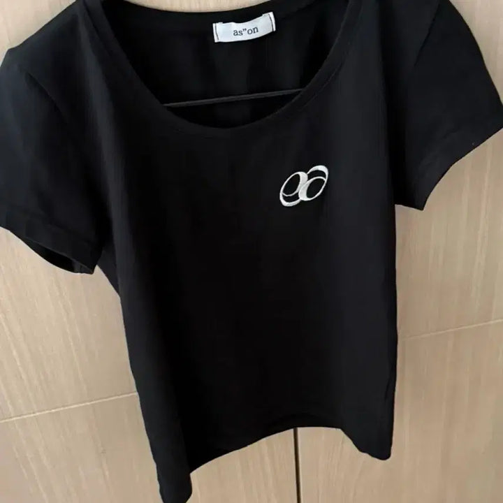 [BUNJANG] As On U Neck Tee Black / 애즈온 U NECK TEE, black