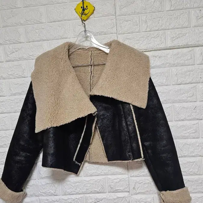 [BUNJANG] Black Fur Lined Mustang Jacket (Women&