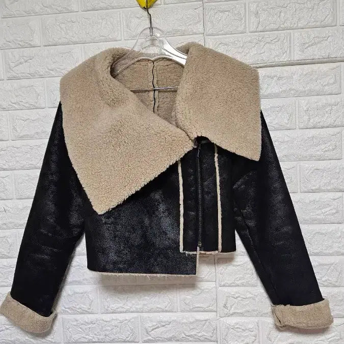 [BUNJANG] Black Fur Lined Mustang Jacket (Women&